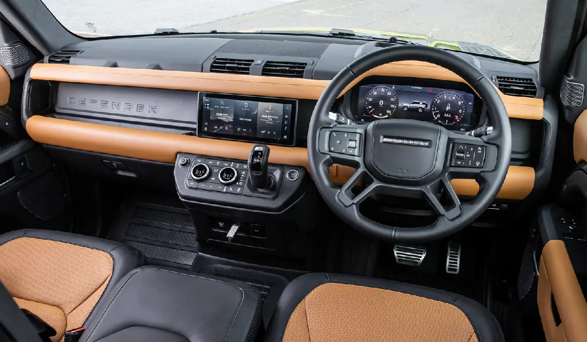 Land Rover - Defender 90 V8 P525 - Car Rentals Near me - Used Cars Near me - Exclusive Concierge Club.webp